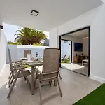 別荘 In Maspalomas With Heated Pool
